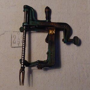 Vintage White Mountain apple peeler